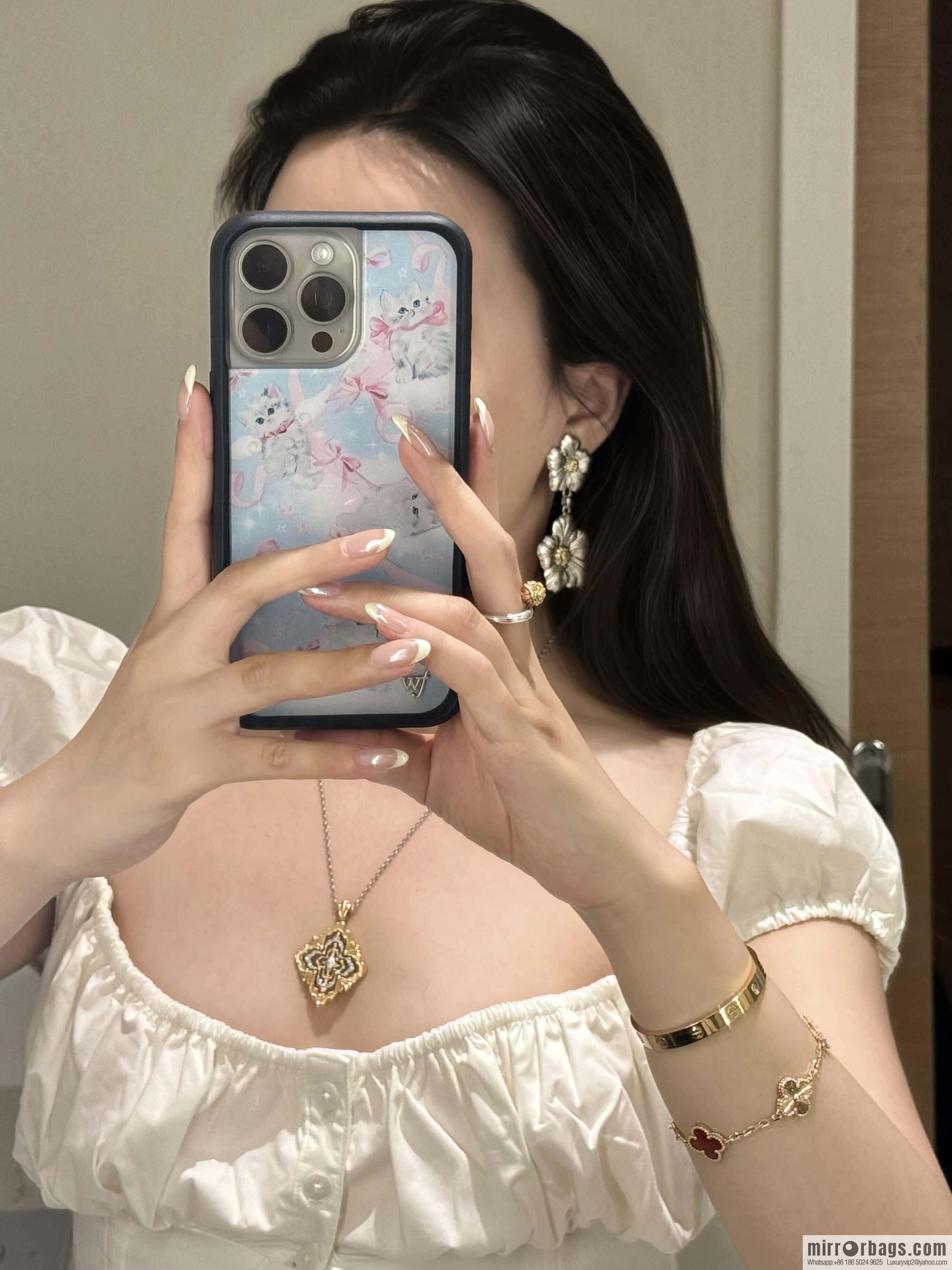 ❗️New ❗️ ☀ Buccellati Opera House Collection oversized court-style spinning four-leaf clover necklace ☀️