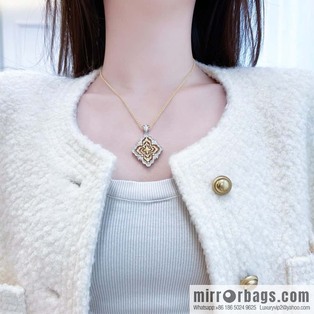 ❗️New ❗️ ☀ Buccellati Opera House Collection oversized court-style spinning four-leaf clover necklace ☀️