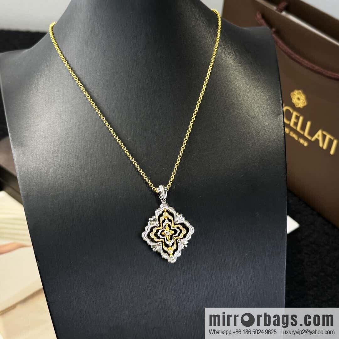 ❗️New ❗️ ☀ Buccellati Opera House Collection oversized court-style spinning four-leaf clover necklace ☀️