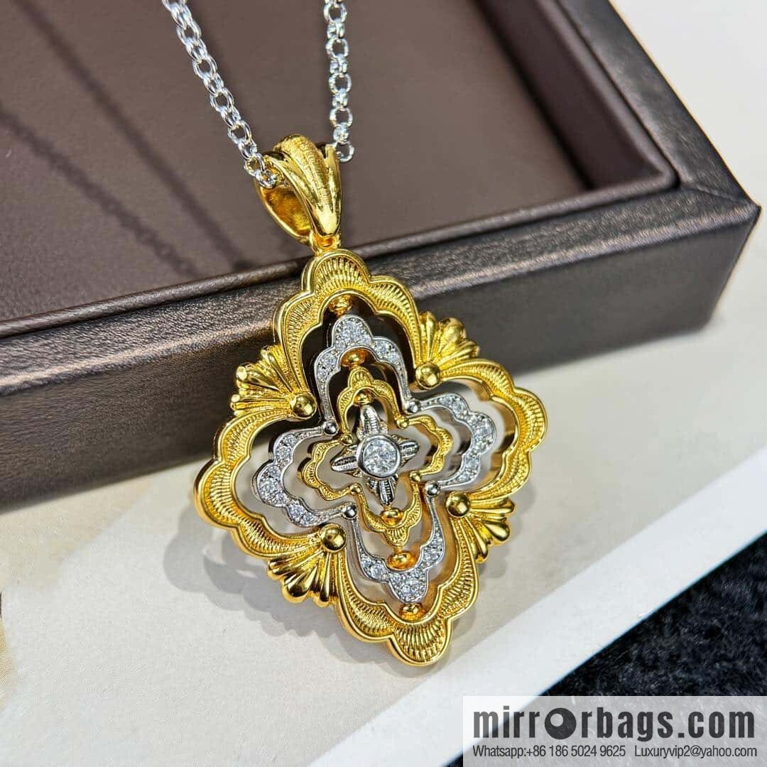 ❗️New ❗️ ☀ Buccellati Opera House Collection oversized court-style spinning four-leaf clover necklace ☀️