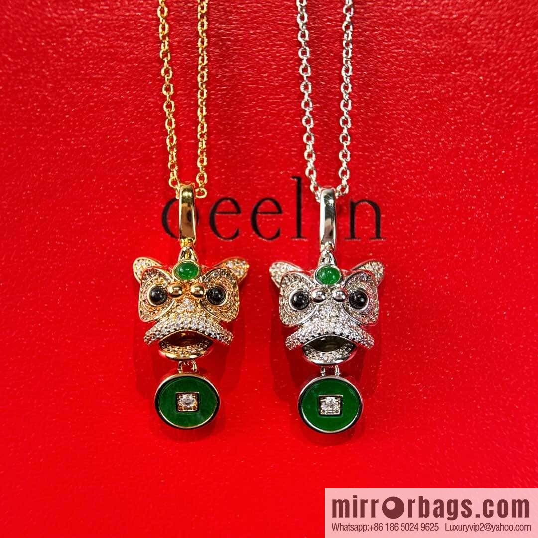 ❗️New ❗️ ☀️ Qeelin unicorn full diamond lion green copper coin necklace ☀️