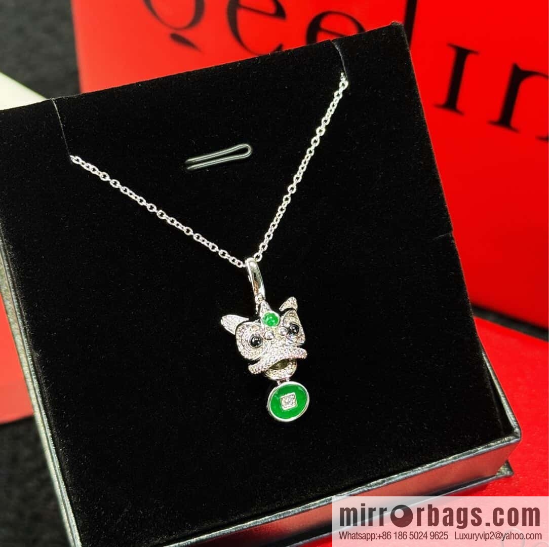 ❗️New ❗️ ☀️ Qeelin unicorn full diamond lion green copper coin necklace ☀️