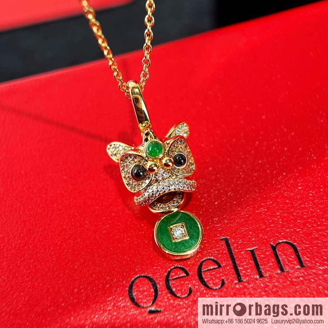 ❗️New ❗️ ☀️ Qeelin unicorn full diamond lion green copper coin necklace ☀️