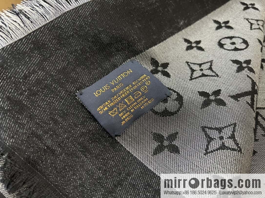 𝐋𝐨𝐮𝐢𝐬 𝐕𝐮𝐢𝐭𝐭𝐨ɴ•『 shine monogram scarf shawl M75123