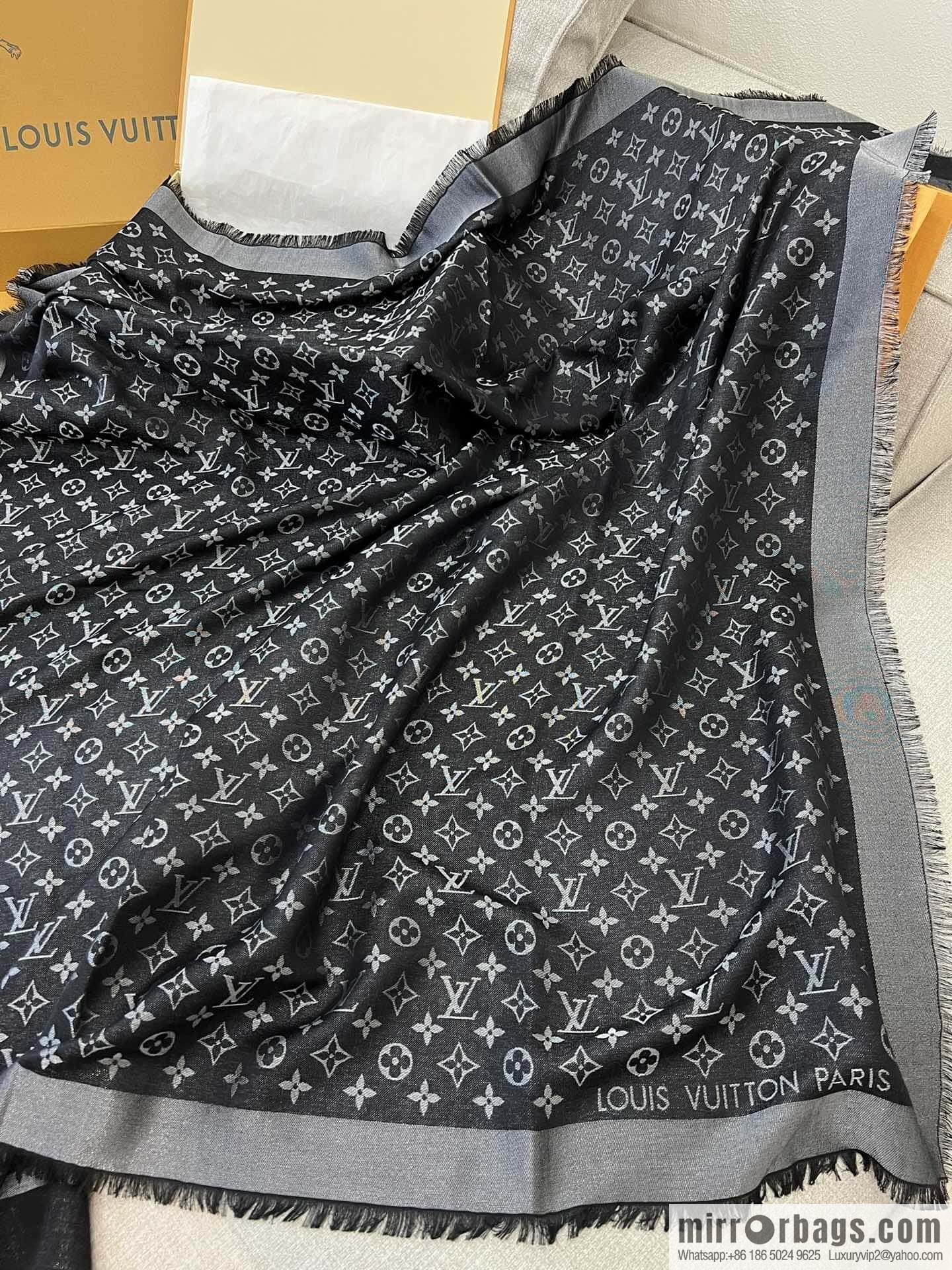 𝐋𝐨𝐮𝐢𝐬 𝐕𝐮𝐢𝐭𝐭𝐨ɴ•『 shine monogram scarf shawl M75123