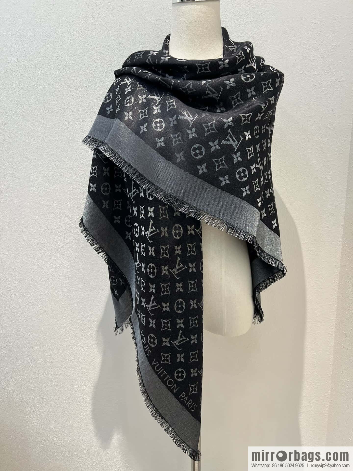 𝐋𝐨𝐮𝐢𝐬 𝐕𝐮𝐢𝐭𝐭𝐨ɴ•『 shine monogram scarf shawl M75123