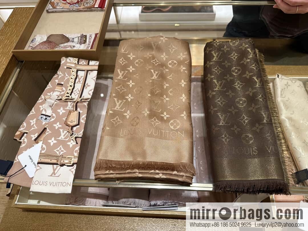𝐋𝐨𝐮𝐢𝐬 𝐕𝐮𝐢𝐭𝐭𝐨ɴ•『 shine monogram scarf shawl M77630