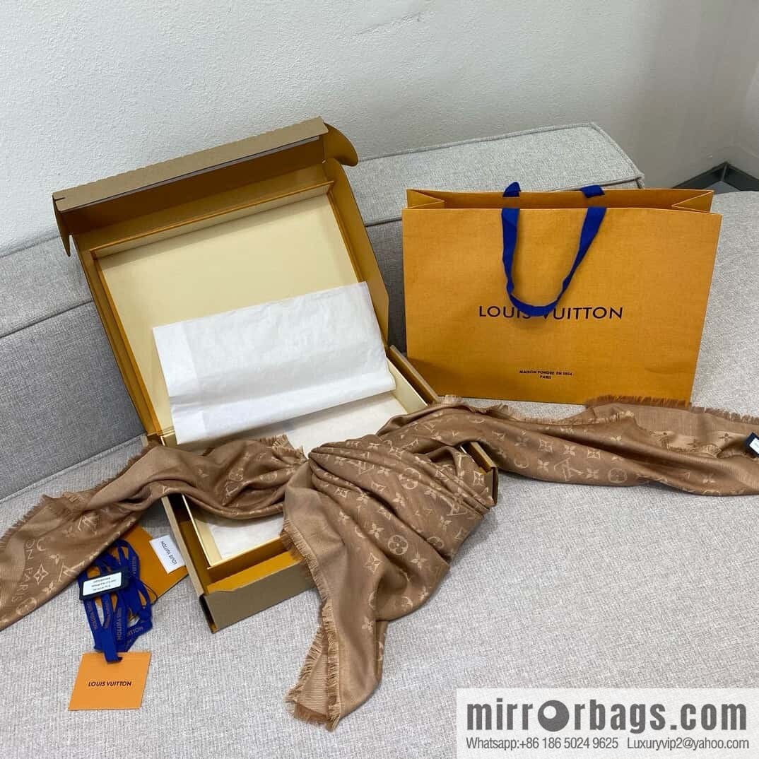 𝐋𝐨𝐮𝐢𝐬 𝐕𝐮𝐢𝐭𝐭𝐨ɴ•『 shine monogram scarf shawl M77630