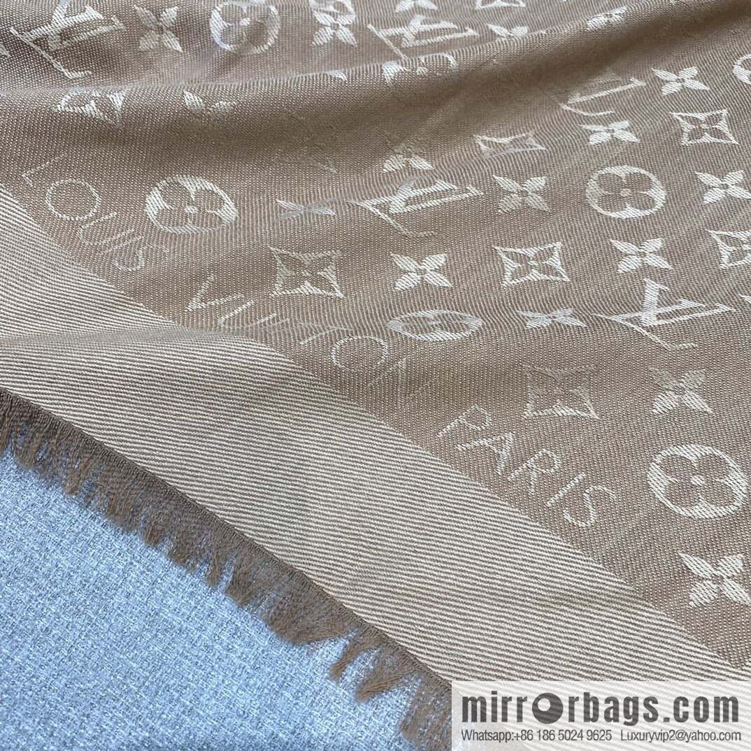 𝐋𝐨𝐮𝐢𝐬 𝐕𝐮𝐢𝐭𝐭𝐨ɴ•『 shine monogram scarf shawl M77630