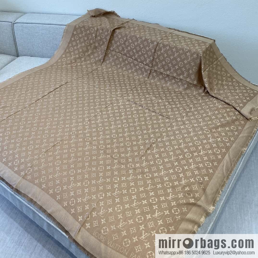 𝐋𝐨𝐮𝐢𝐬 𝐕𝐮𝐢𝐭𝐭𝐨ɴ•『 shine monogram scarf shawl M77630