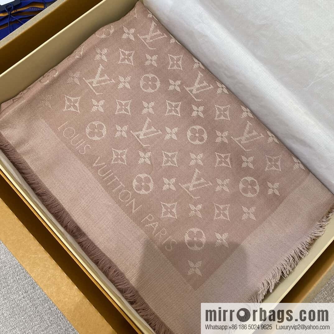 𝐋𝐨𝐮𝐢𝐬 𝐕𝐮𝐢𝐭𝐭𝐨ɴ•『 shine monogram scarf shawl M76875