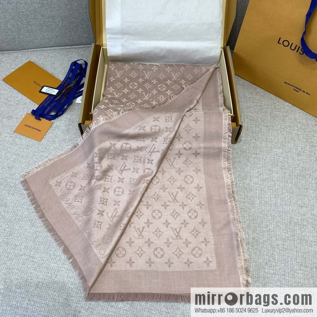 𝐋𝐨𝐮𝐢𝐬 𝐕𝐮𝐢𝐭𝐭𝐨ɴ•『 shine monogram scarf shawl M76875