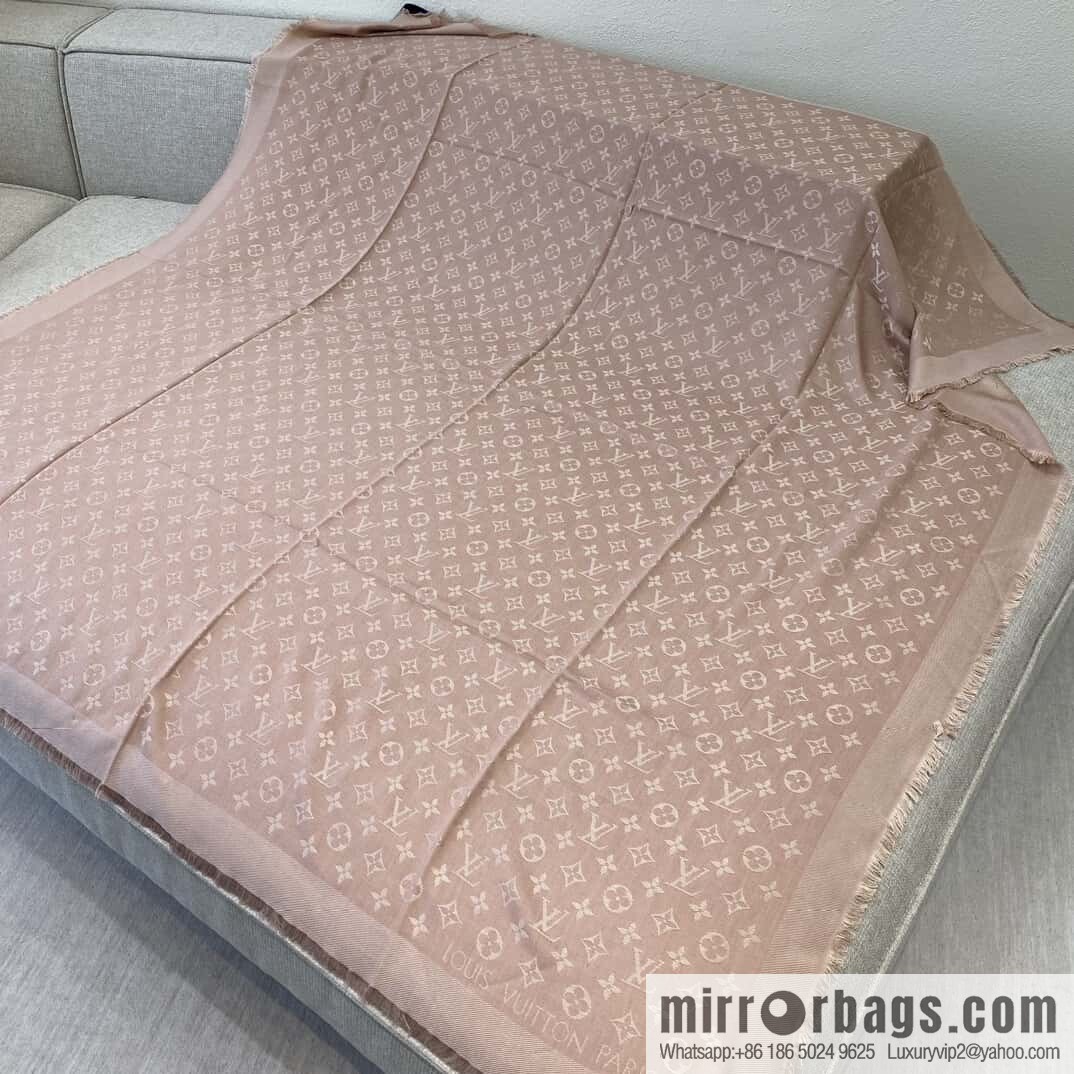 𝐋𝐨𝐮𝐢𝐬 𝐕𝐮𝐢𝐭𝐭𝐨ɴ•『 shine monogram scarf shawl M76875
