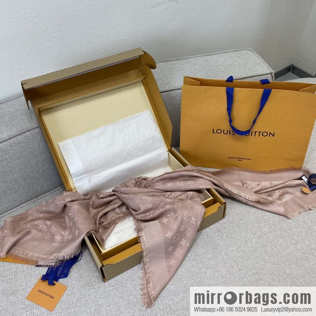 𝐋𝐨𝐮𝐢𝐬 𝐕𝐮𝐢𝐭𝐭𝐨ɴ•『 shine monogram scarf shawl M76875