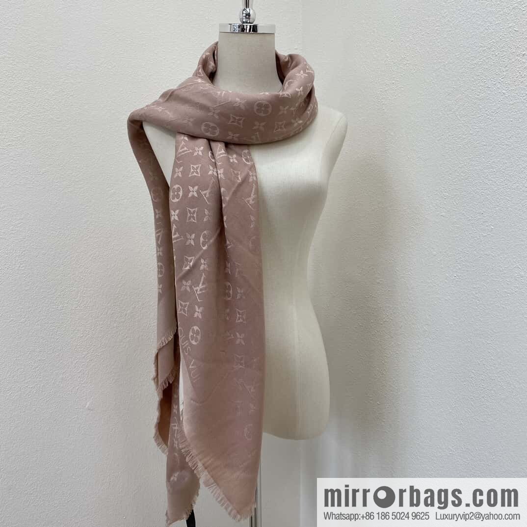 𝐋𝐨𝐮𝐢𝐬 𝐕𝐮𝐢𝐭𝐭𝐨ɴ•『 shine monogram scarf shawl M76875