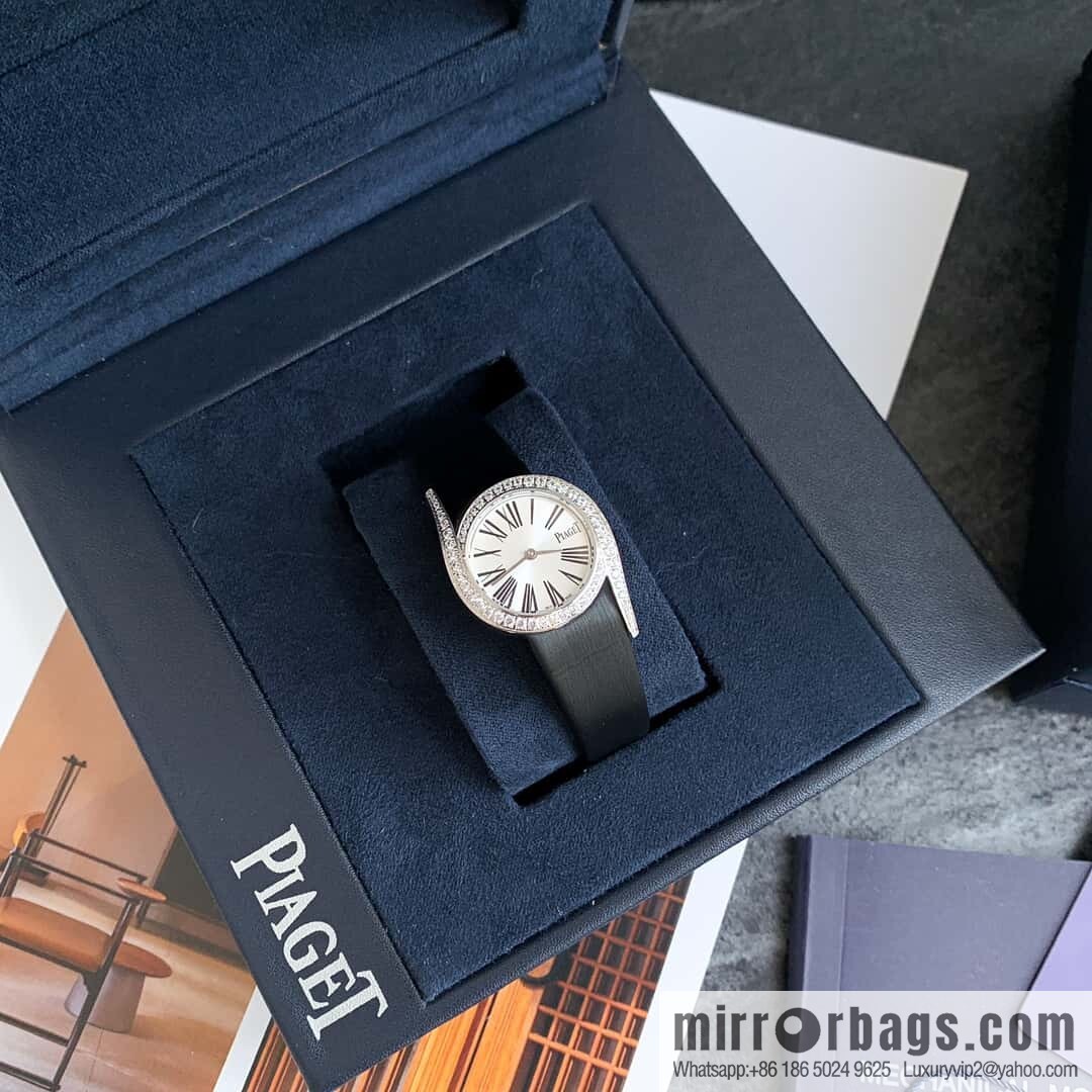 The small 26mm Earl Glitter model is online. Women's Diamond Watch from Limelight Gala Collection