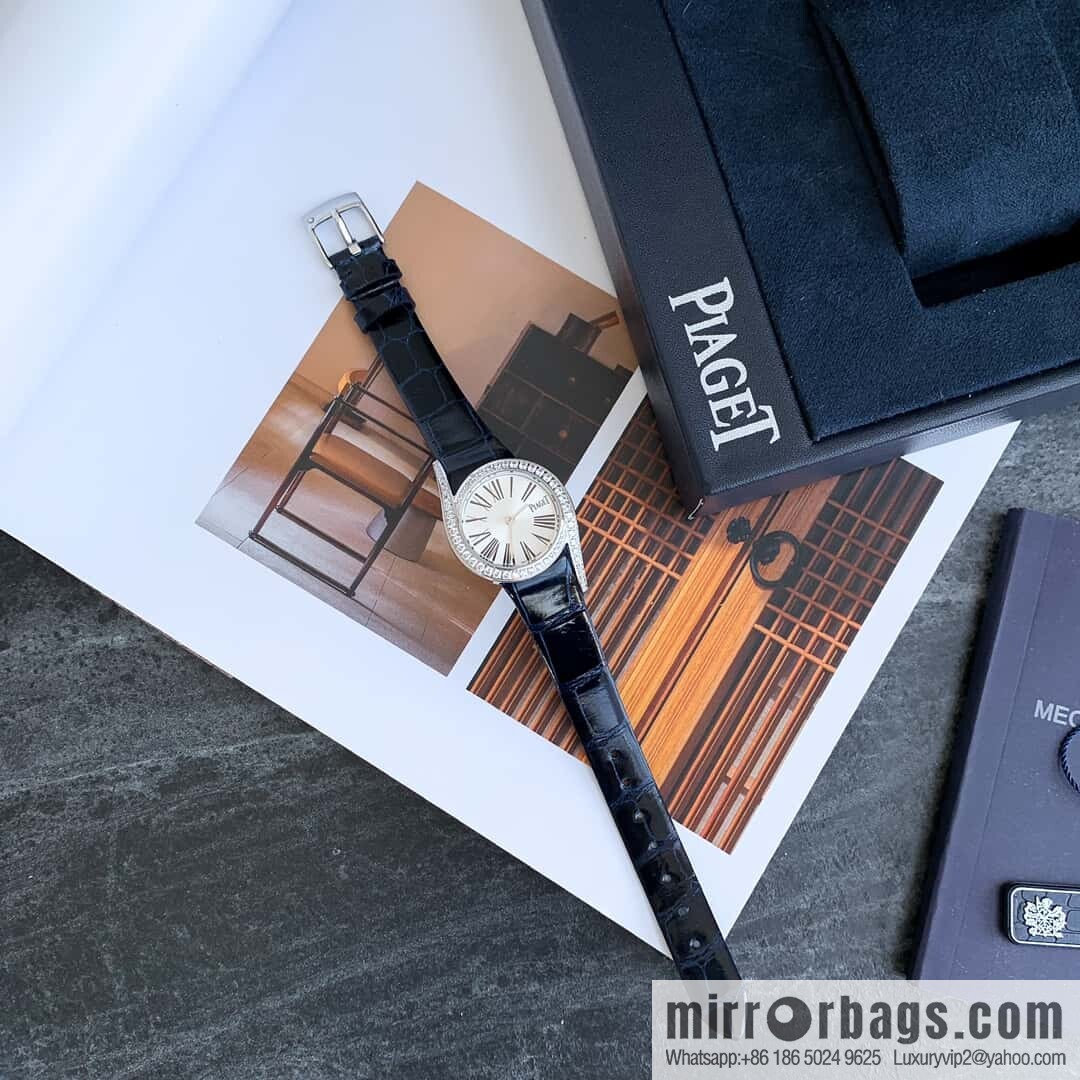 The small 26mm Earl Glitter model is online. Women's Diamond Watch from Limelight Gala Collection