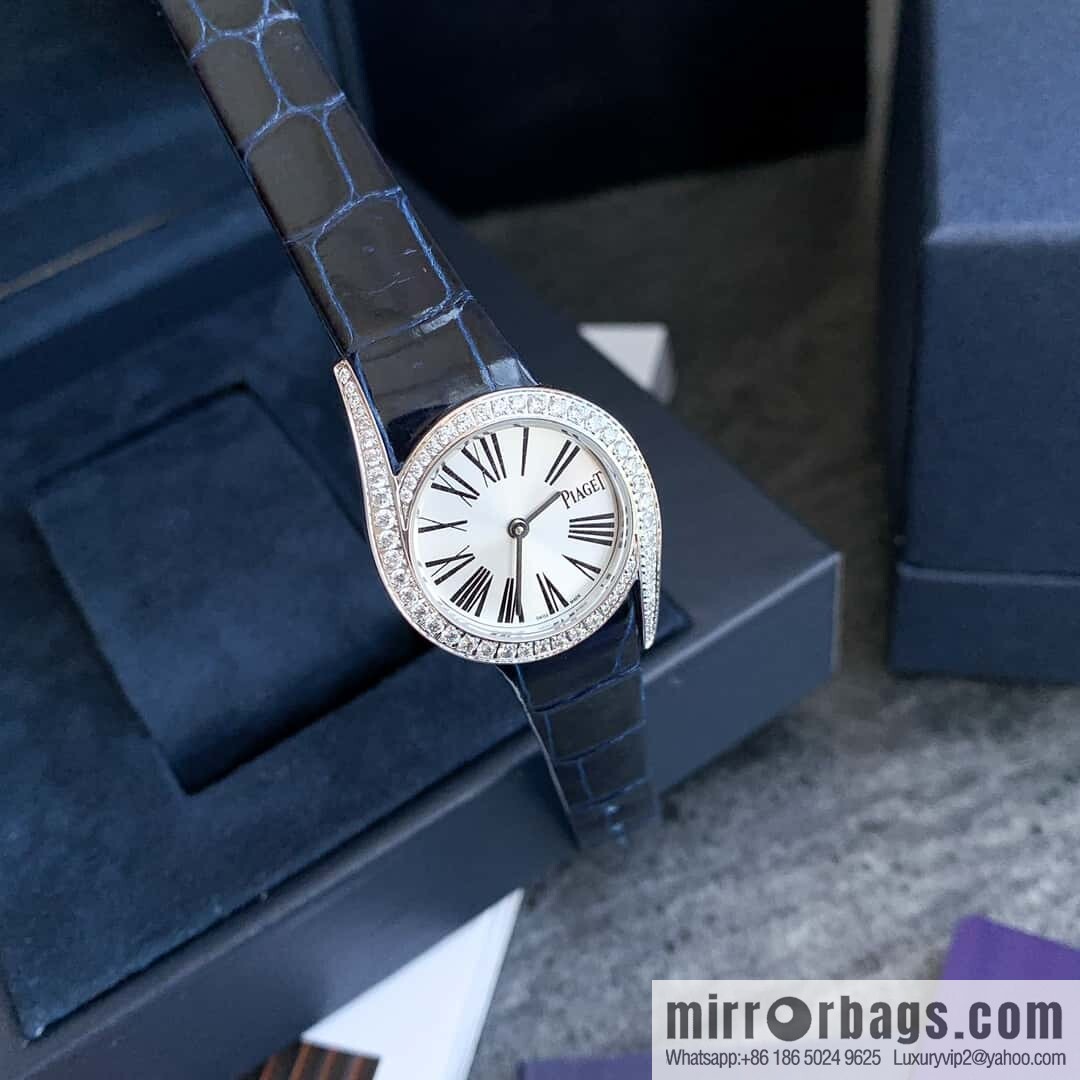 The small 26mm Earl Glitter model is online. Women's Diamond Watch from Limelight Gala Collection