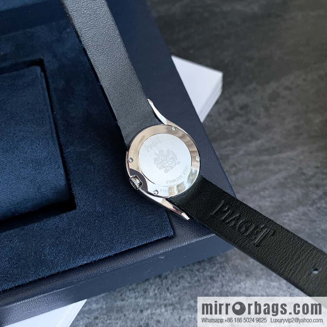 The small 26mm Earl Glitter model is online. Women's Diamond Watch from Limelight Gala Collection