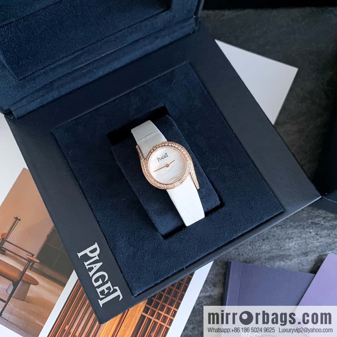 The small 26mm Earl Glitter model is online. Women's Diamond Watch from Limelight Gala Collection