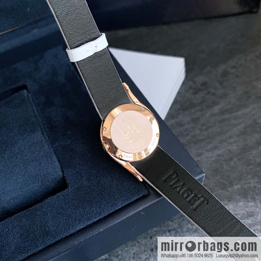 The small 26mm Earl Glitter model is online. Women's Diamond Watch from Limelight Gala Collection