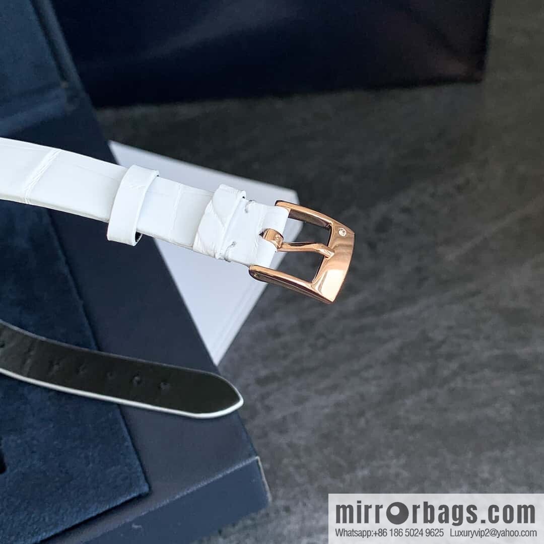 The small 26mm Earl Glitter model is online. Women's Diamond Watch from Limelight Gala Collection