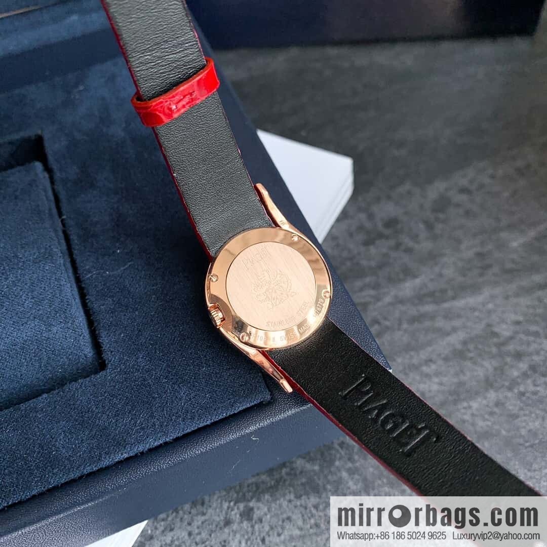 The small 26mm Earl Glitter model is online. Women's Diamond Watch from Limelight Gala Collection