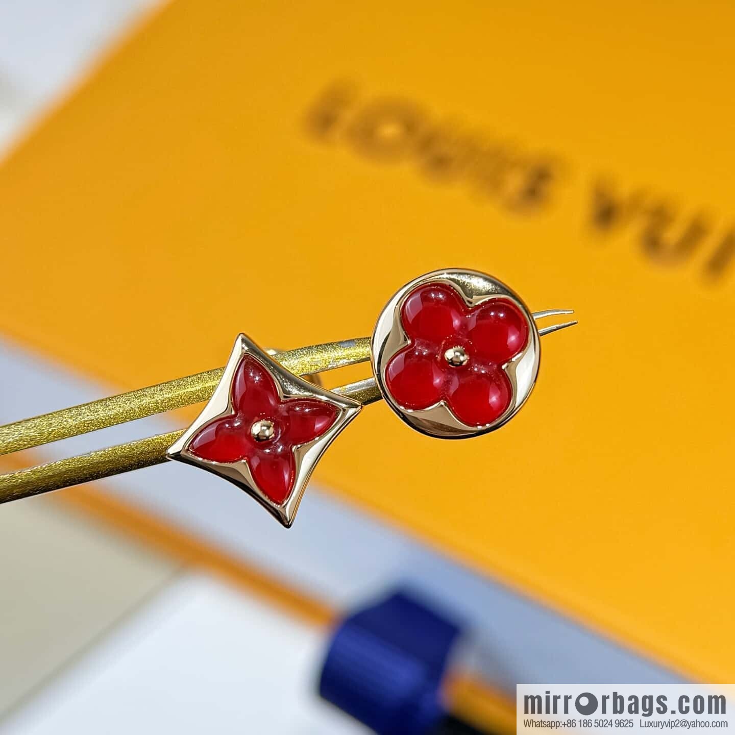 ☀️☀Louis Vuitton COLOR BLOSSOM BB MULTI-MOTIF Rhombus agate LV bracelet, stud earrings
