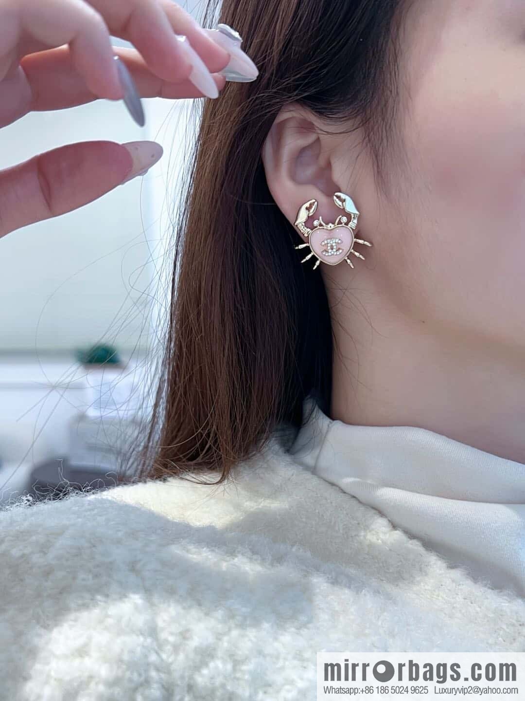 ❗️New ❗️☀️ new ☑️ Chanel C1 double c crab 🦀 stud earrings ☀️