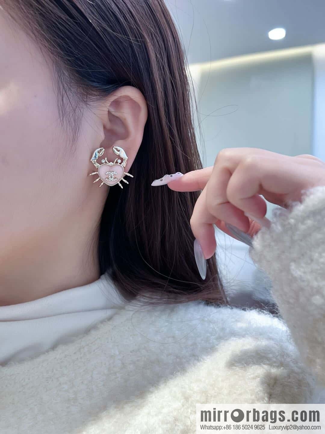 ❗️New ❗️☀️ new ☑️ Chanel C1 double c crab 🦀 stud earrings ☀️