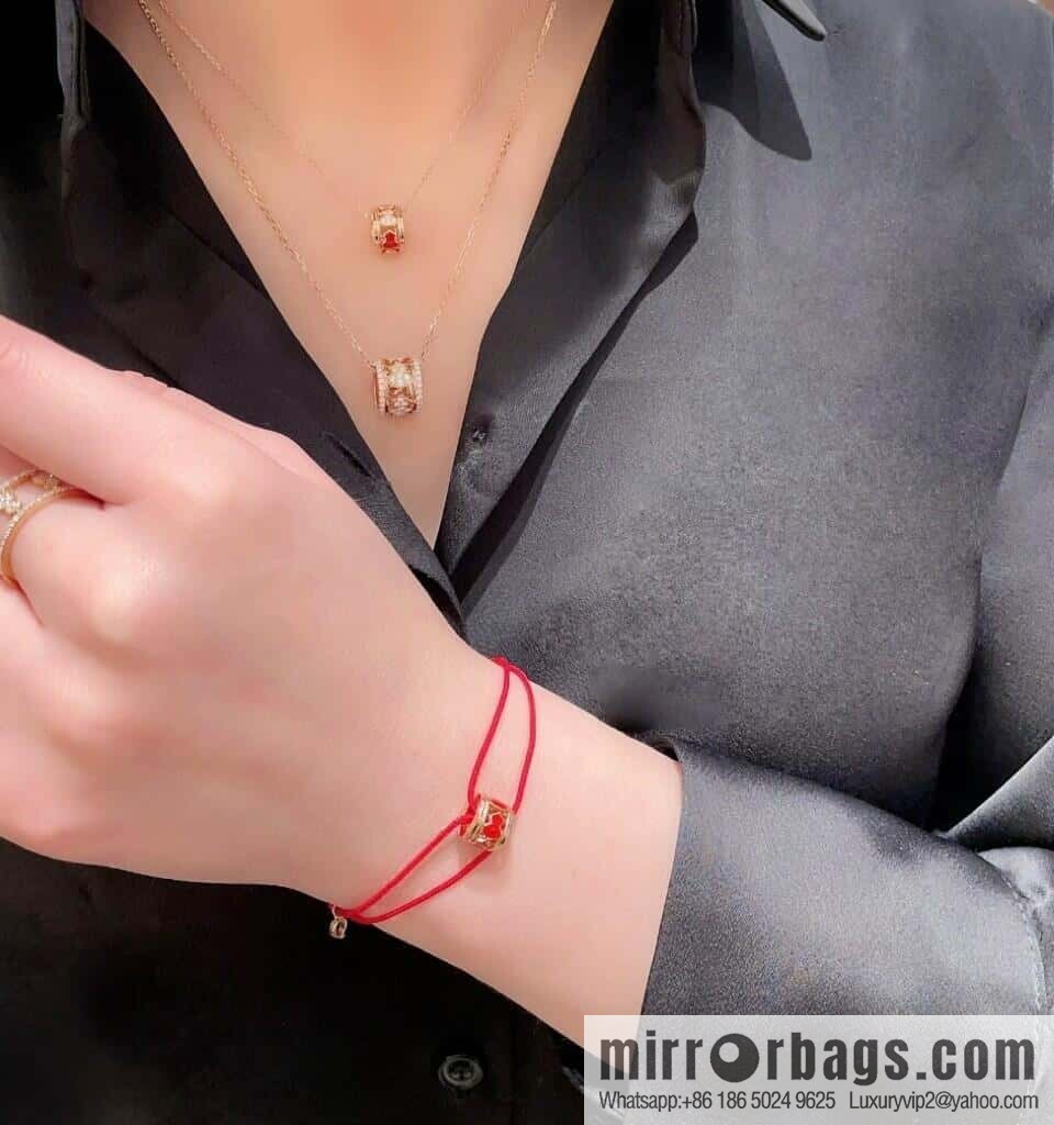 ❗️New ❗️ ☀️ Qeelin Kirin Petite Wulu Circle Gourd Red Rope Hand Rope ☀️