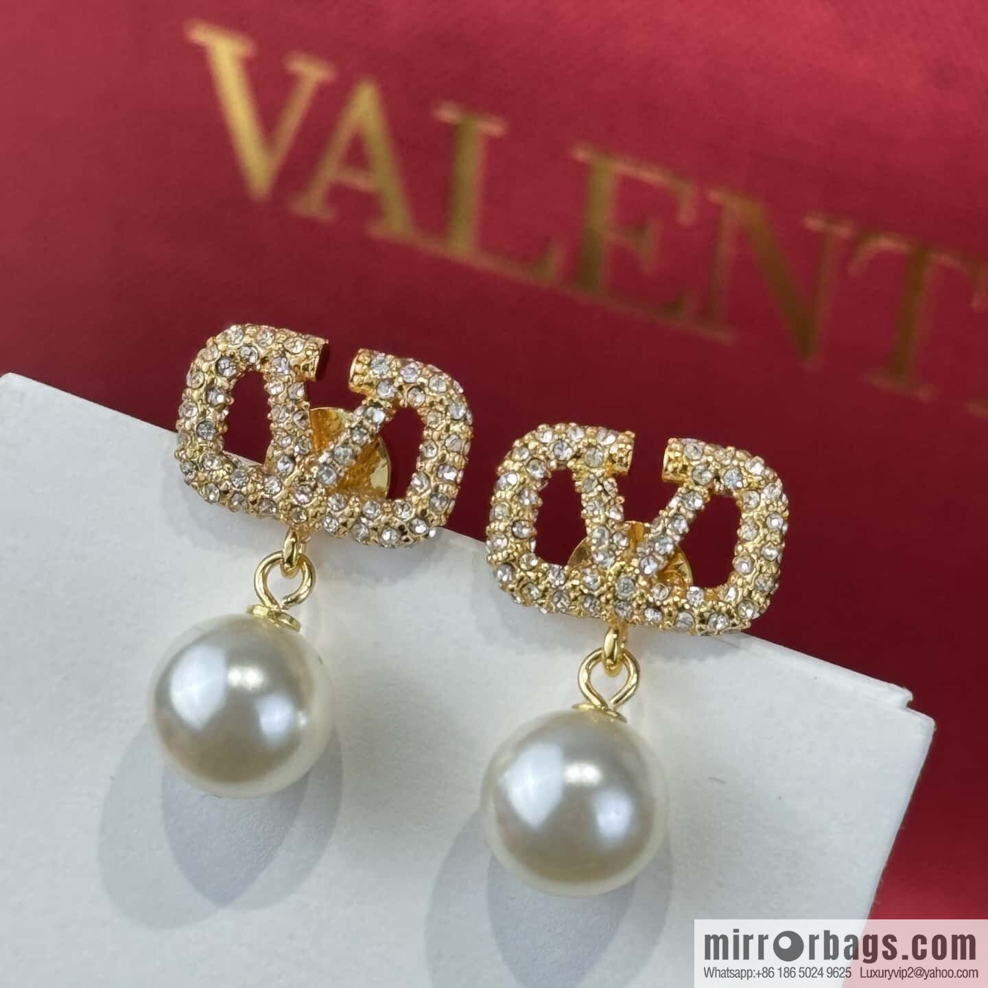 ❗️New ❗️ New ☑️ Valentino brick pearl stud earrings