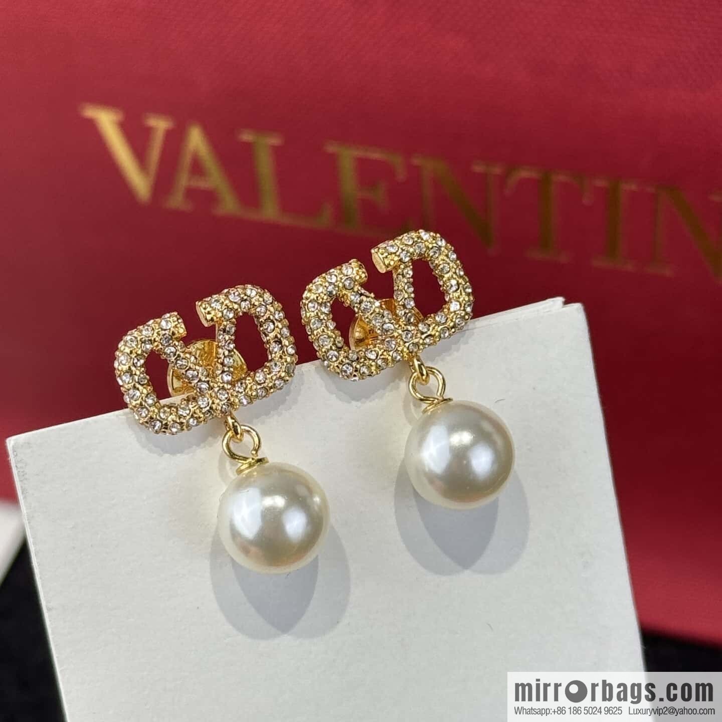 ❗️New ❗️ New ☑️ Valentino brick pearl stud earrings