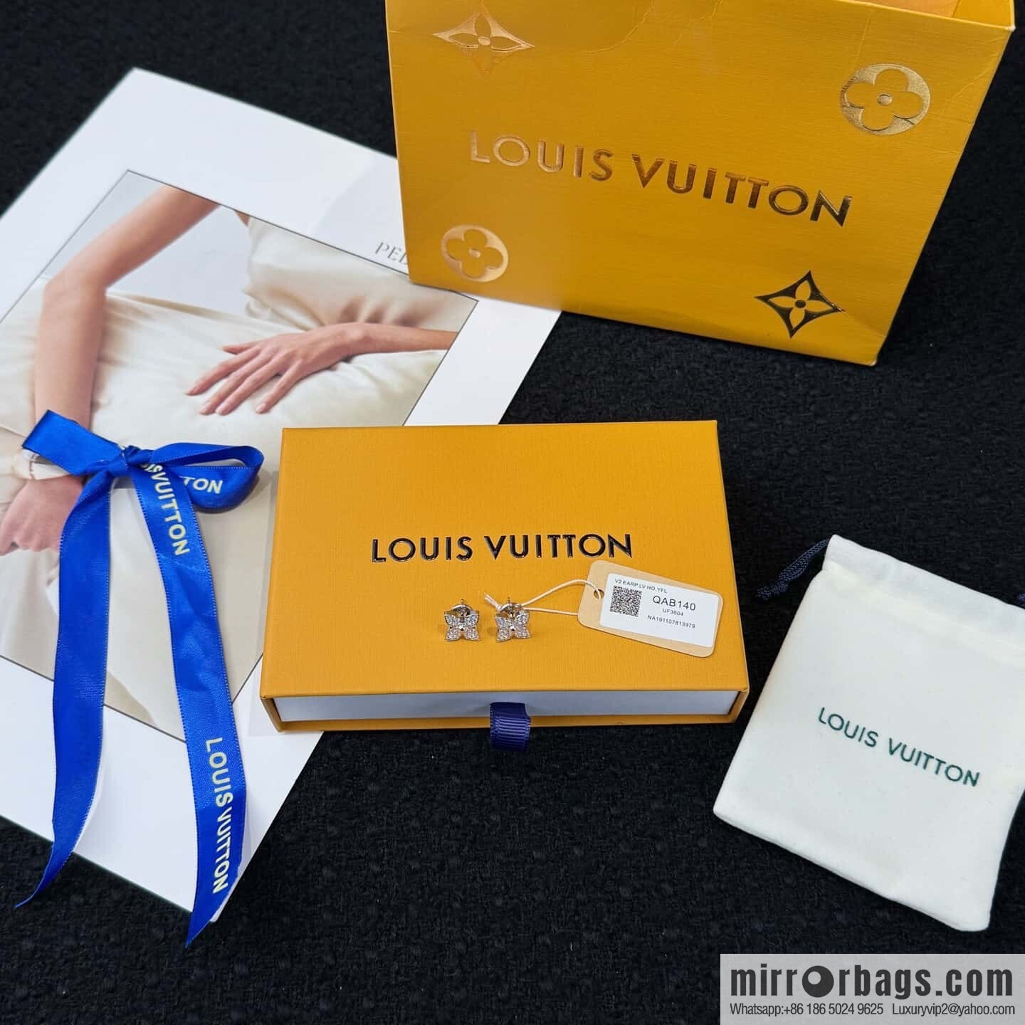 ❗️New ❗️ ☀ Louis Vuitton LV full diamond flower stud earrings ☀