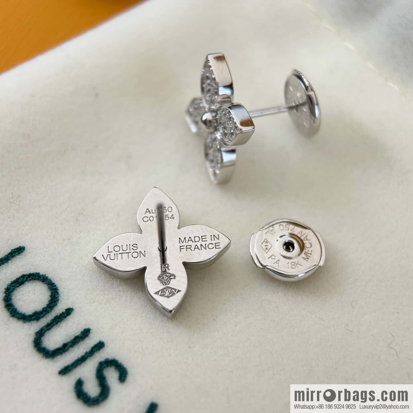 ❗️New ❗️ ☀ Louis Vuitton LV full diamond flower stud earrings ☀