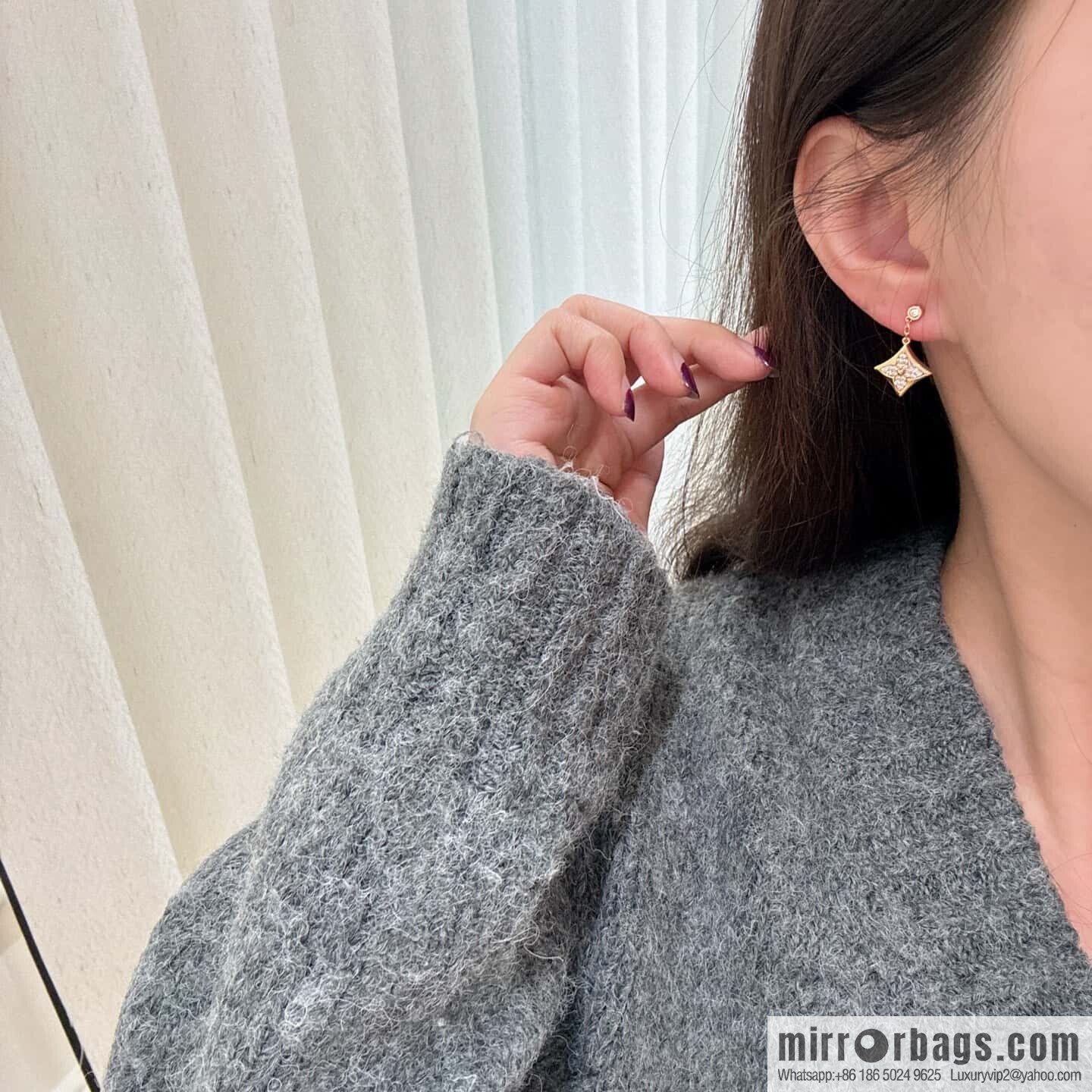 ❗️New ❗️ ☀ Louis Vuitton LV full diamond flower stud earrings ☀