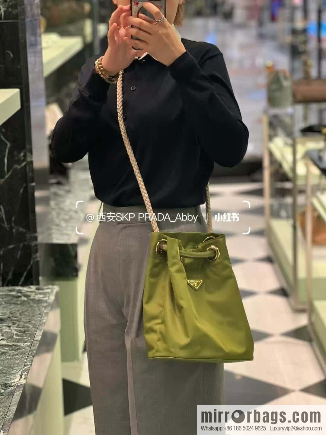 PRADA 🎉 new bucket bag 🎉 1BE082 catwalk model🎉🎉