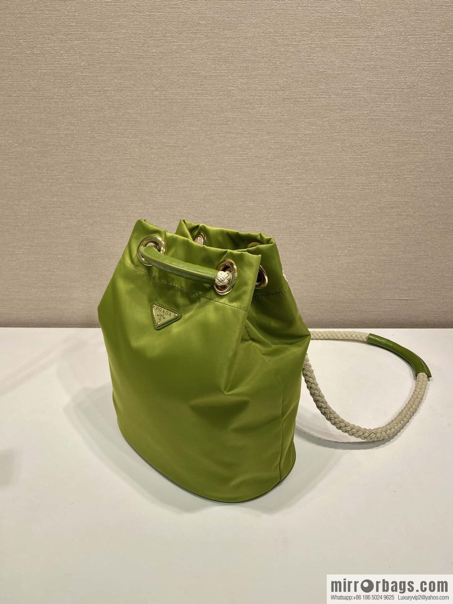 PRADA 🎉 new bucket bag 🎉 1BE082 catwalk model🎉🎉