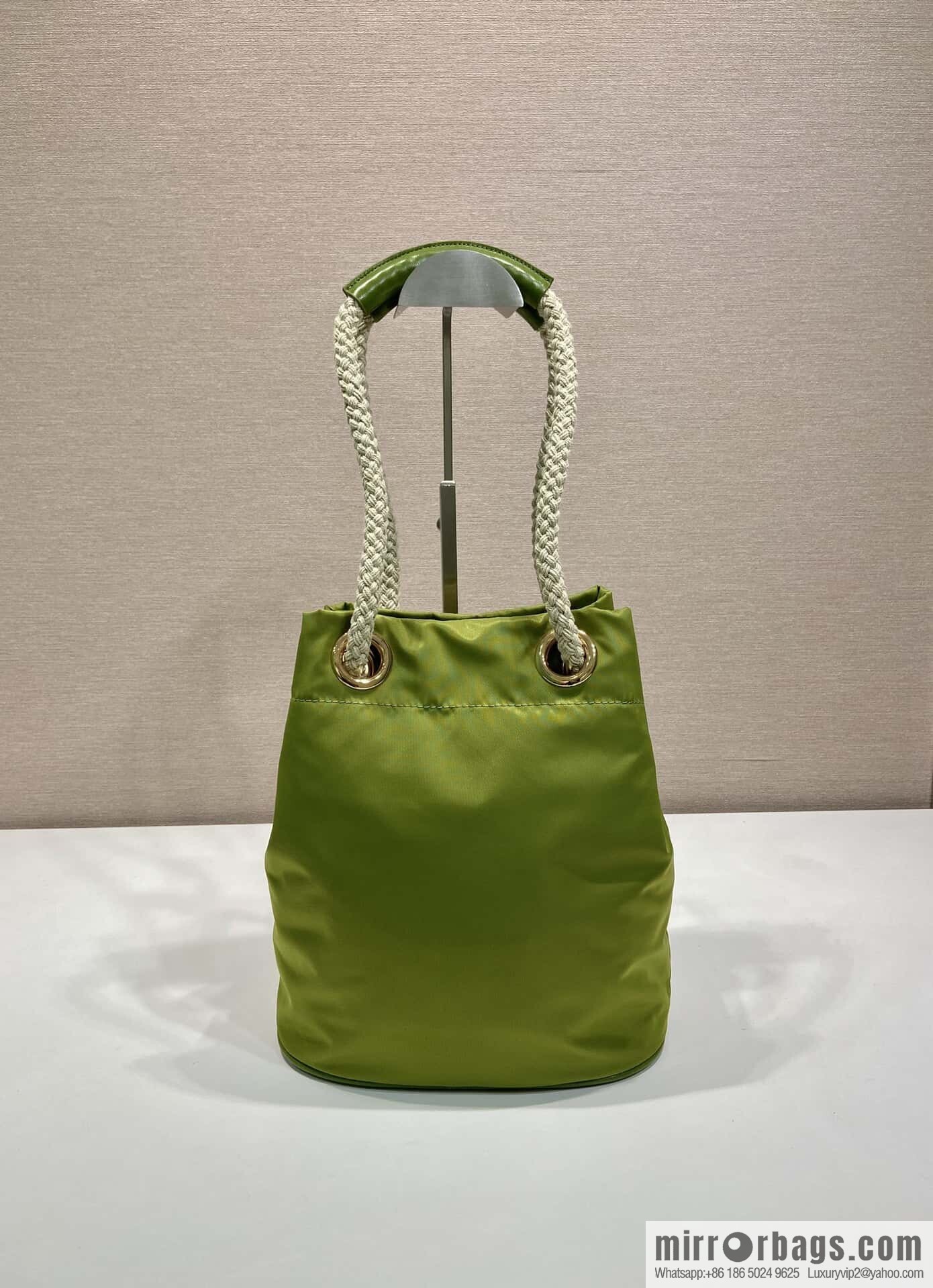 PRADA 🎉 new bucket bag 🎉 1BE082 catwalk model🎉🎉