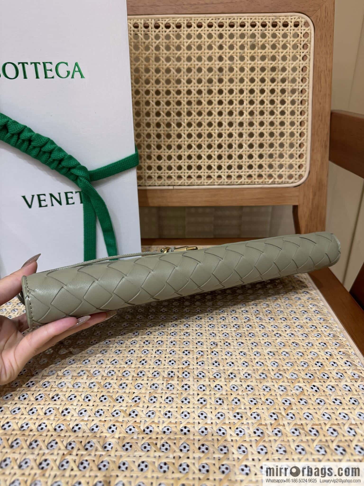 BV Andiamond clutch bag 741511 Travertine green