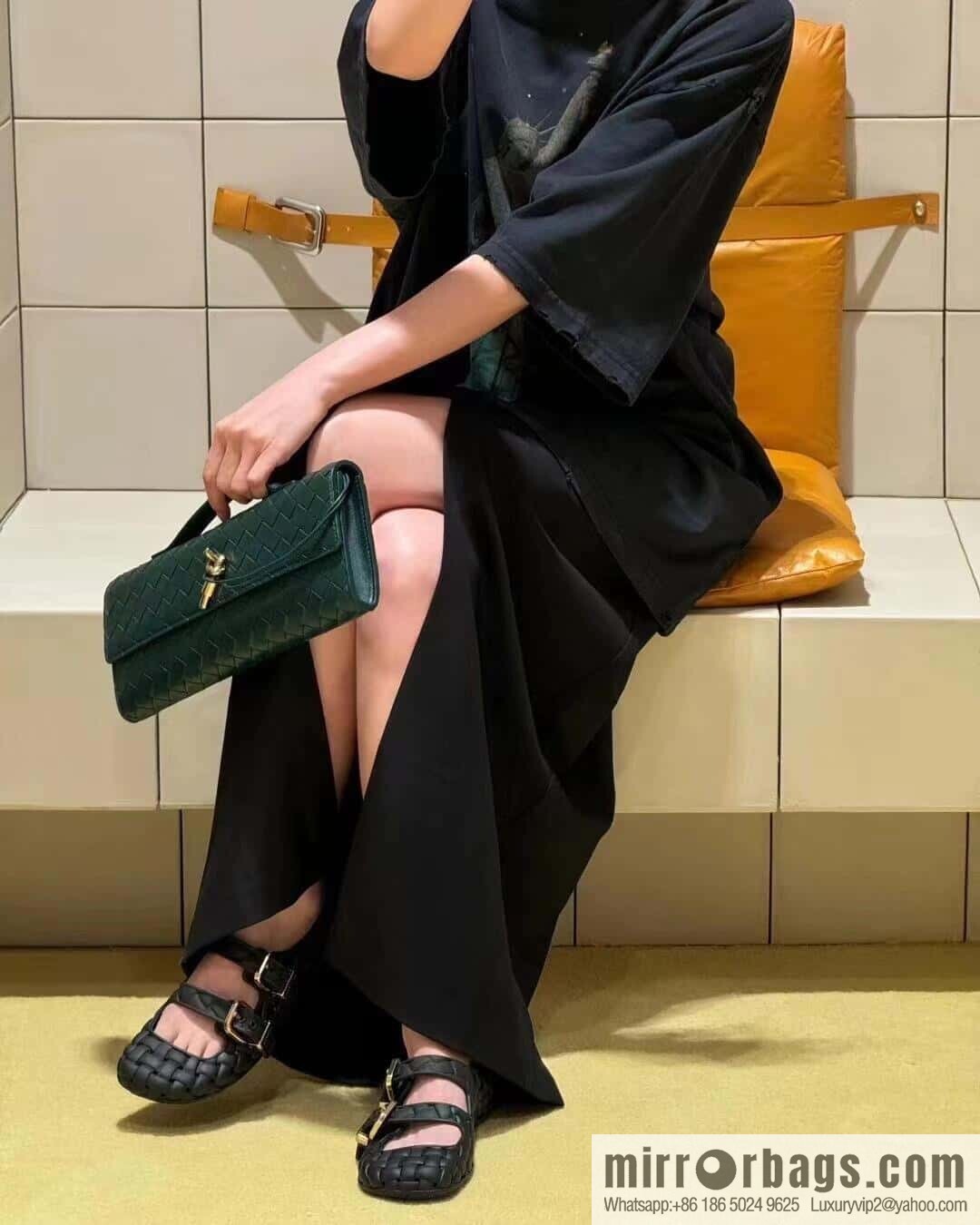 BV Andiamond Clutch 741511 Emerald