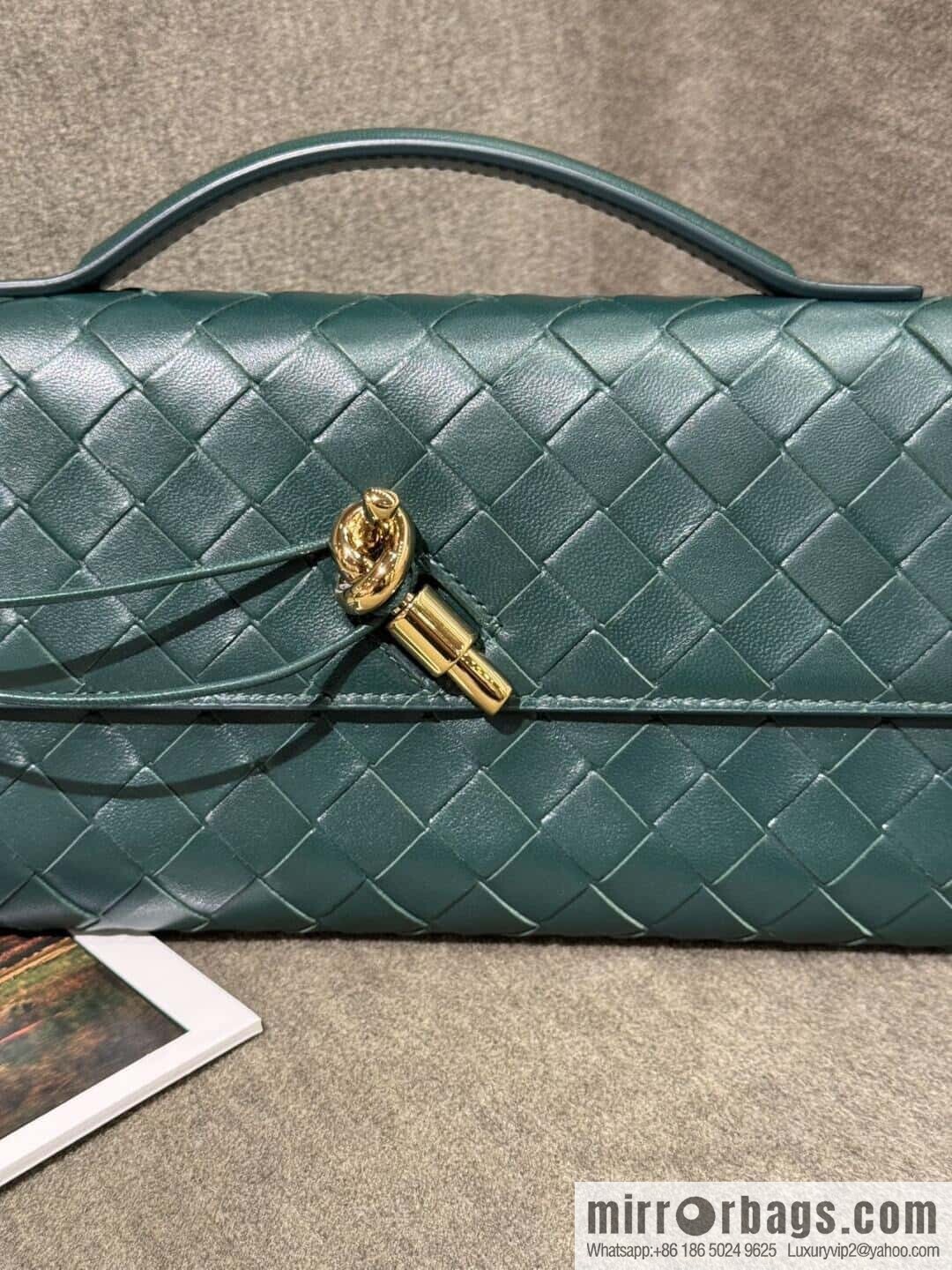 BV Andiamond Clutch 741511 Emerald