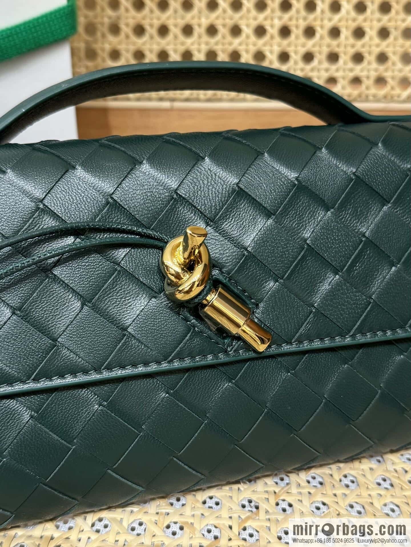 BV Andiamond Clutch 741511 Emerald