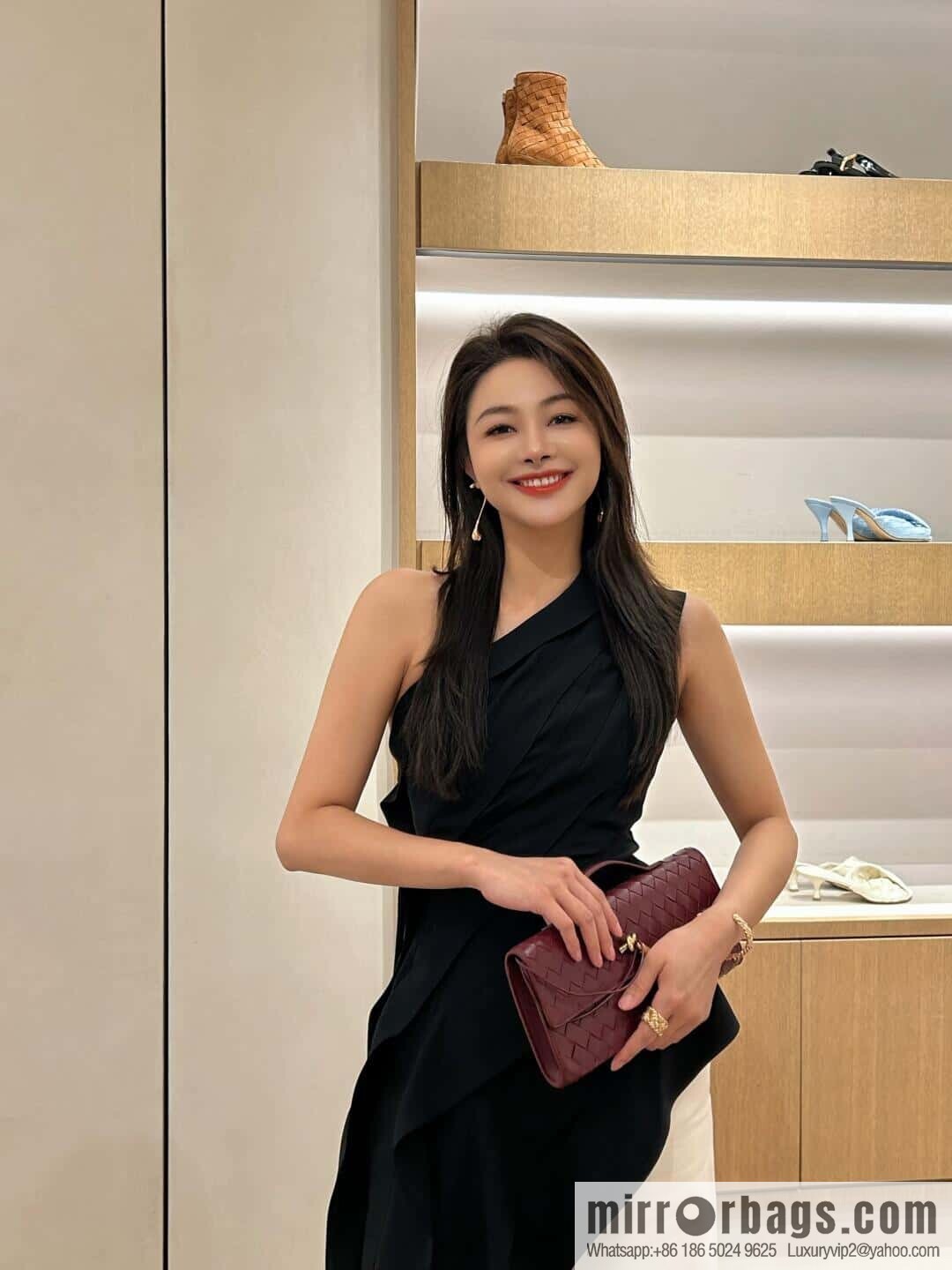 BV Andiamond Clutch 741511 Barolo Burgundy