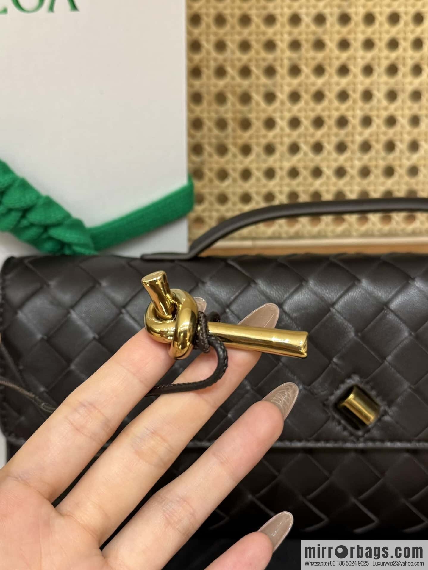 BV Andiamond Clutch 741511 Chocolate Brown