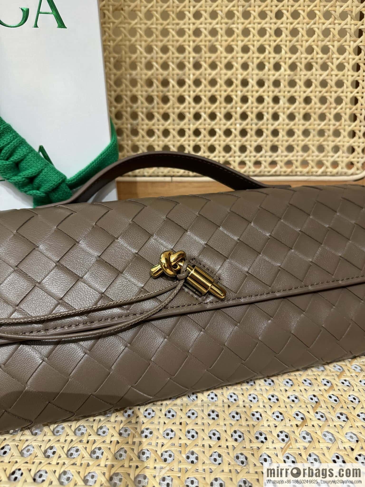 BV Andiamond clutch 741511 pine cone brown