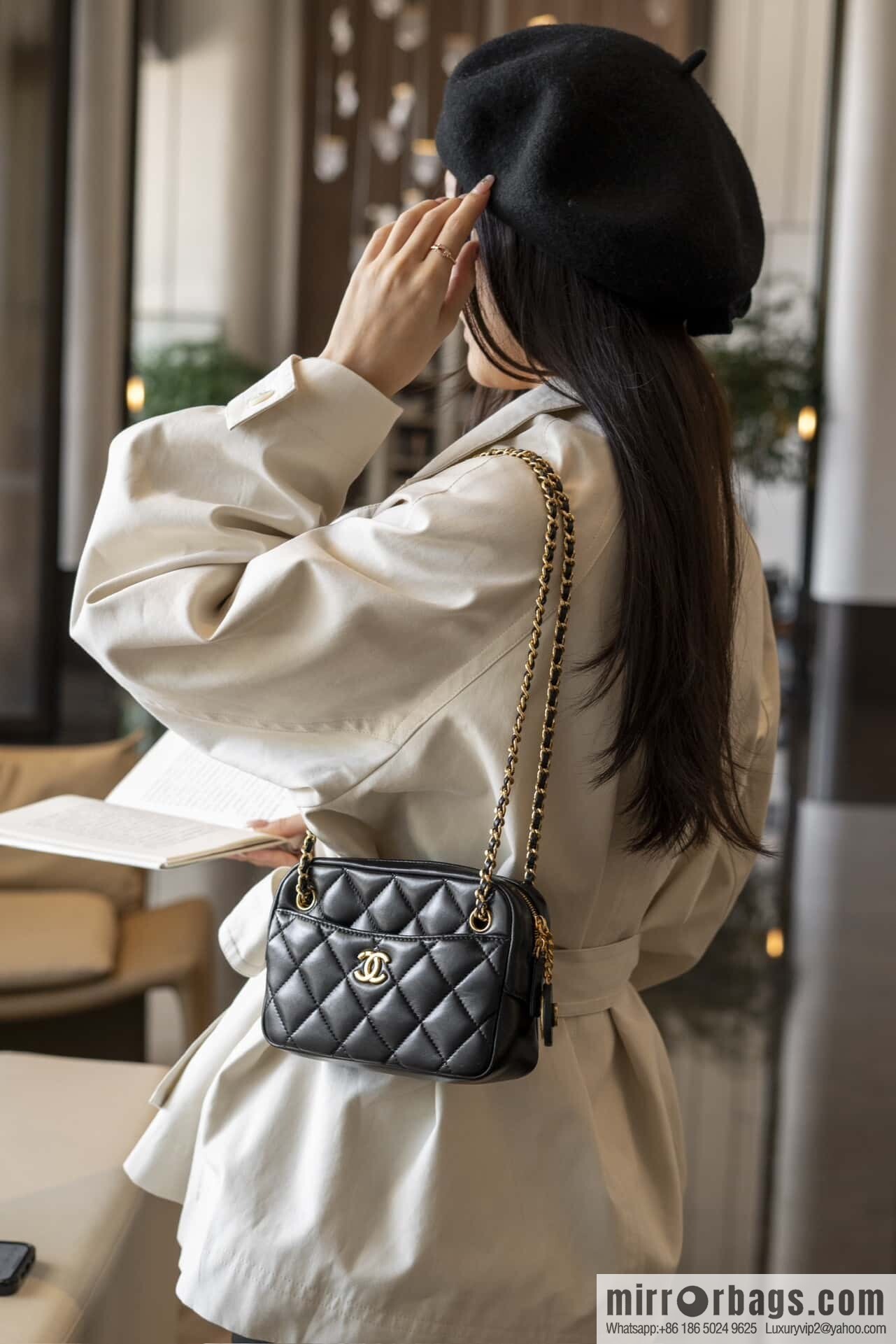𝐂𝐡𝐚𝐧𝐞𝐥 𝟐𝟒𝐤 Coin Camera Bag, Small, Black 🖤 AS5190