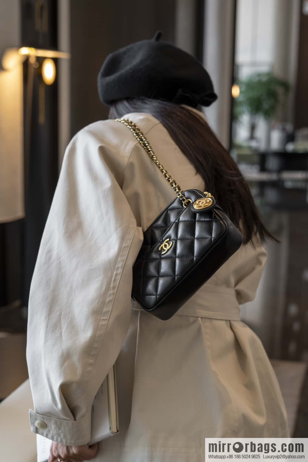 𝐂𝐡𝐚𝐧𝐞𝐥 𝟐𝟒𝐤 Coin Camera Bag, Small, Black 🖤 AS5190