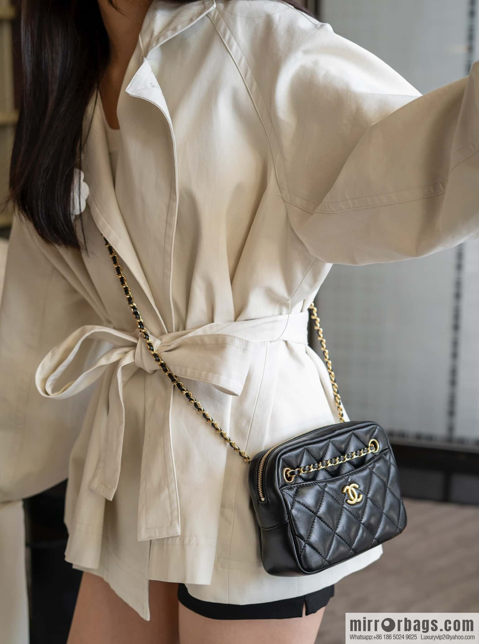 𝐂𝐡𝐚𝐧𝐞𝐥 𝟐𝟒𝐤 Coin Camera Bag, Small, Black 🖤 AS5190