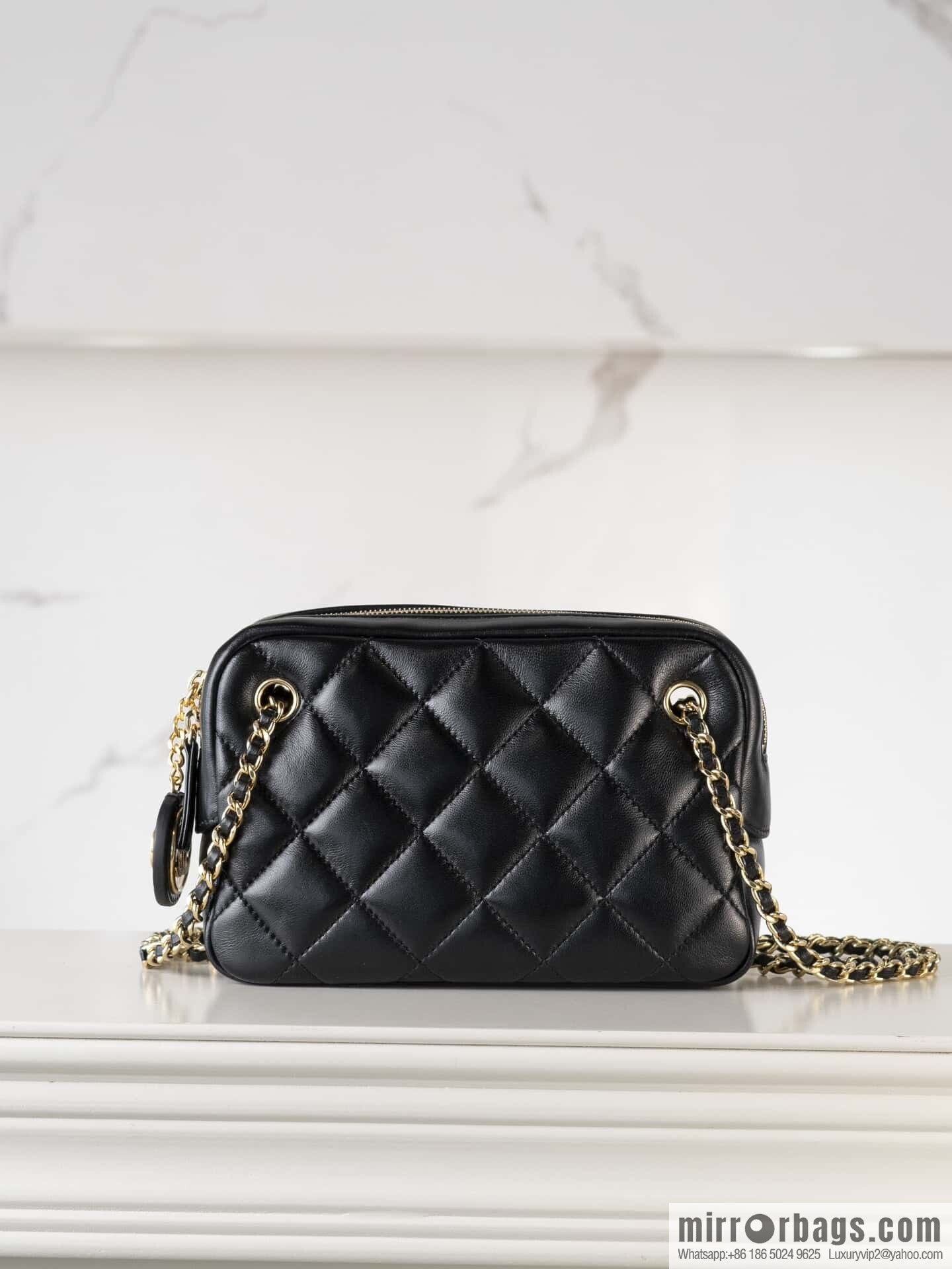 𝐂𝐡𝐚𝐧𝐞𝐥 𝟐𝟒𝐤 Coin Camera Bag, Small, Black 🖤 AS5190